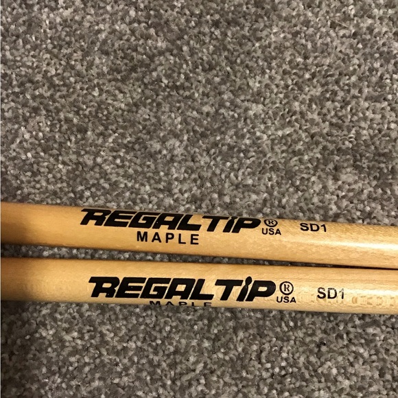 Drumsticks - Natural Wood Regal Tip Maple - Picture 3 of 4